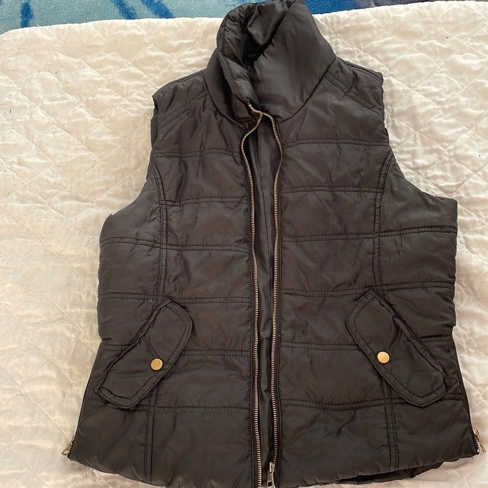 Vest black looks new Size L by Charlotte Rue